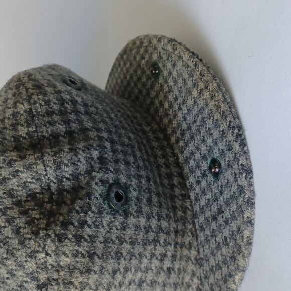 Flat cap wool hat Gray Houndstooth Pattern made by Country Gentleman listing # 1 - Picture 8 of 16